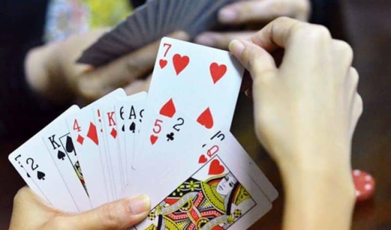 Đánh bài một cách ngẫu nhiên